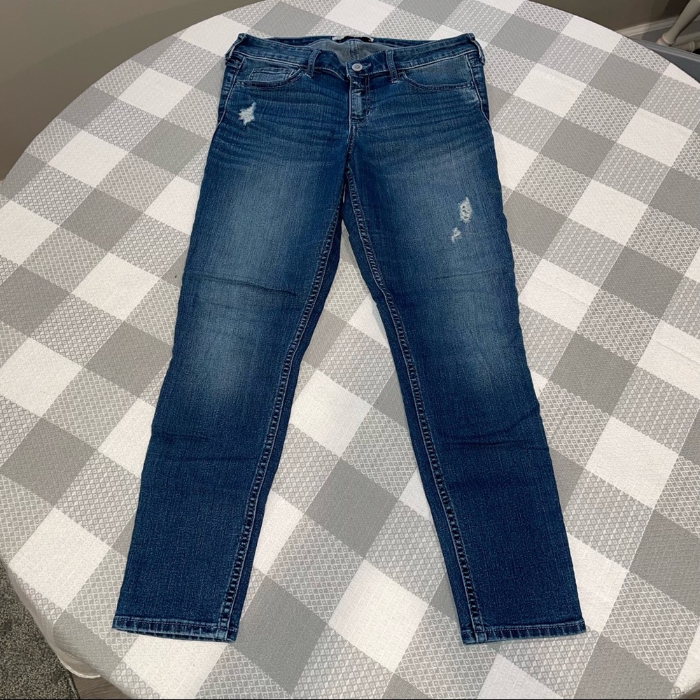 🔥 3 for $15 🔥
Hollister skinny crop jeans 7R